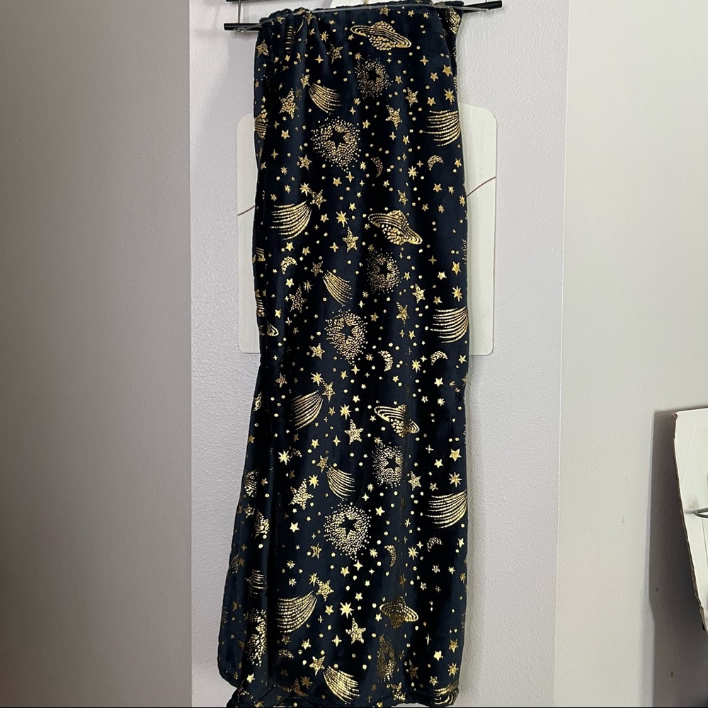 SUPER CUTE BLACK & GOLD SPACE BLANKET - NWT
